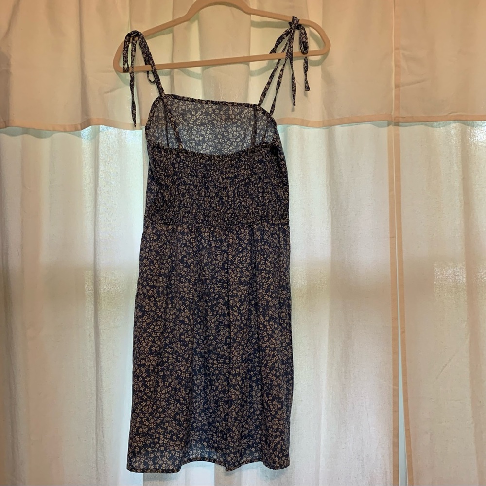 Blue flower dress size small - Picture 4 of 5